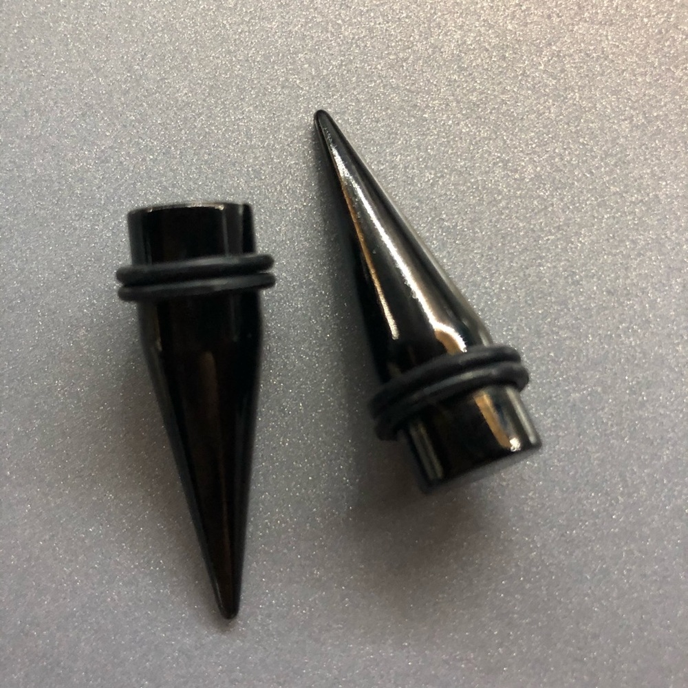 00g/10mm Black Metal Tapers.